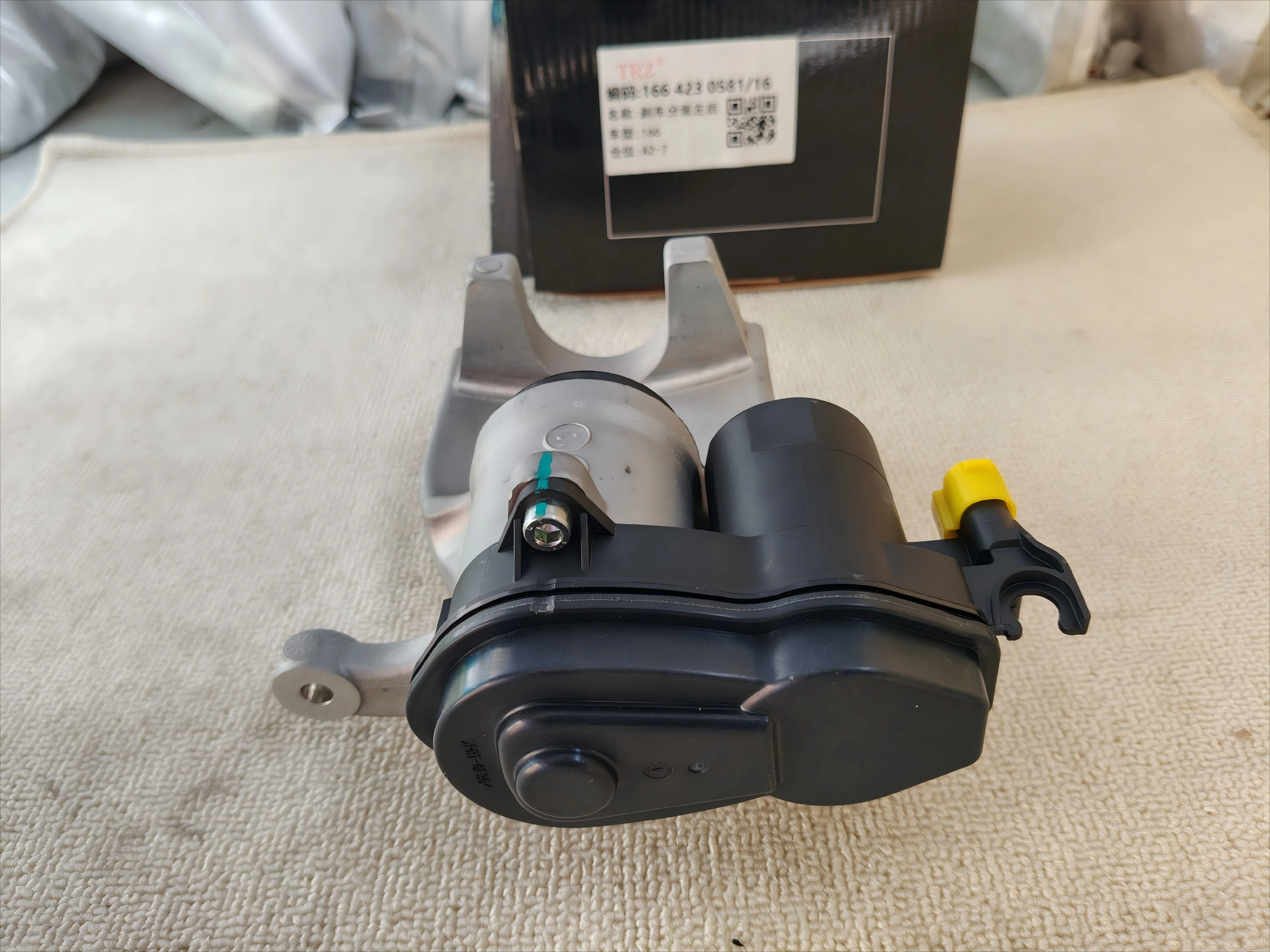 Suitable for M-ercedes Benz ML350/GLE350/ML/GLE320/GLE43/ML300/GLE400/GLE500/GLS 63/GLS400 Rear Brake Calipers OEM: 1664230581