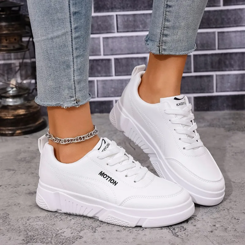 

2025 New White Women's Casual Skateboard Sneakers Fashionable Outdoor Walking Tennis Shoes for Women Sports Running Footwear