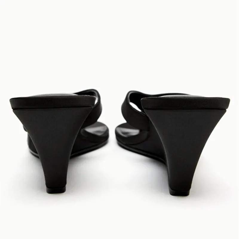 

Elegant Silk Satin Heeled Sandals Women Summer Peep Toe Waterproof Platform Sandals Designer Ankle Strap Buckle Stiletto Heels