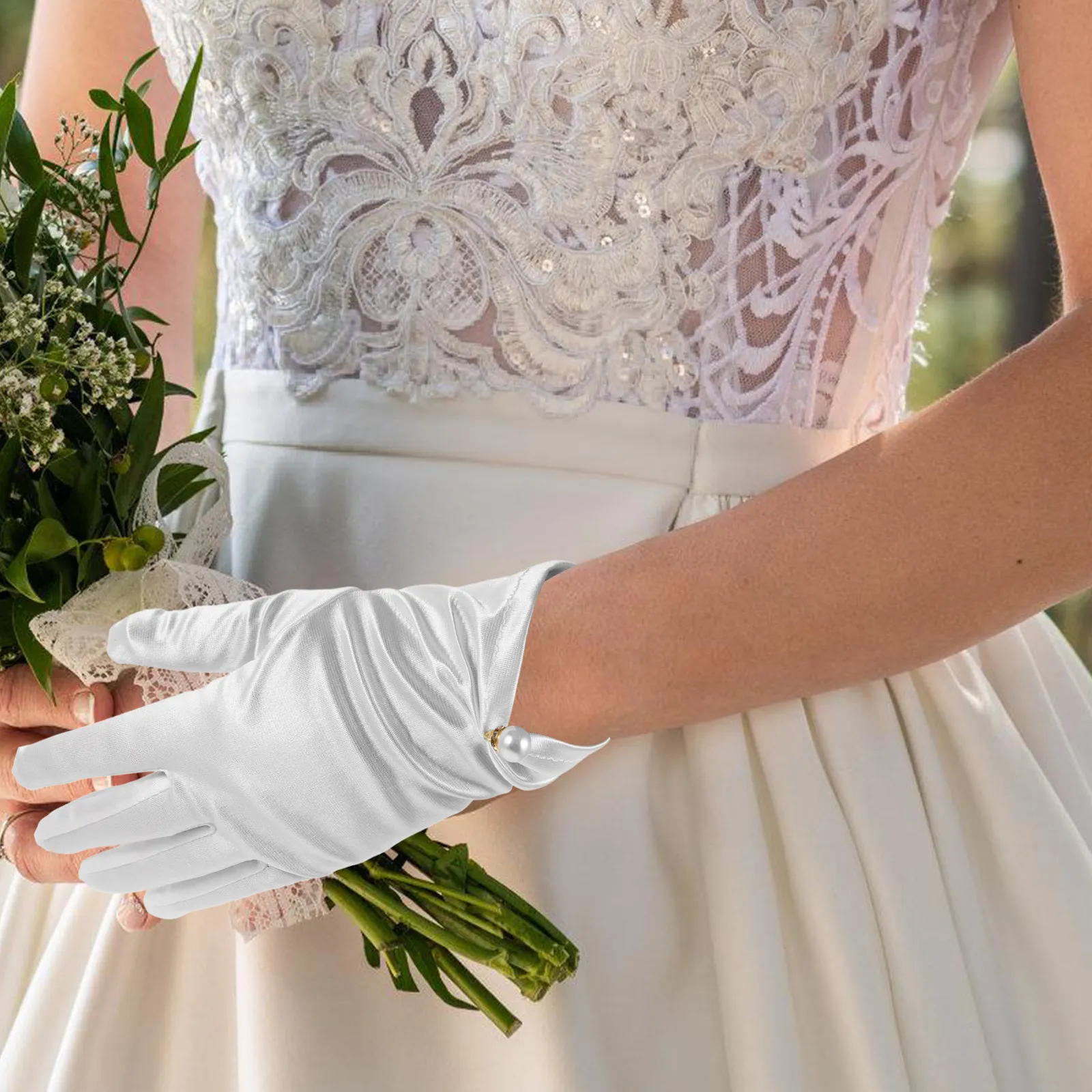 

1 пара белых атласных свадебных перчаток для невесты, короткие свадебные перчатки длиной до запястья с нежным кружевным бантом, украшенные жемчугом, элегантные