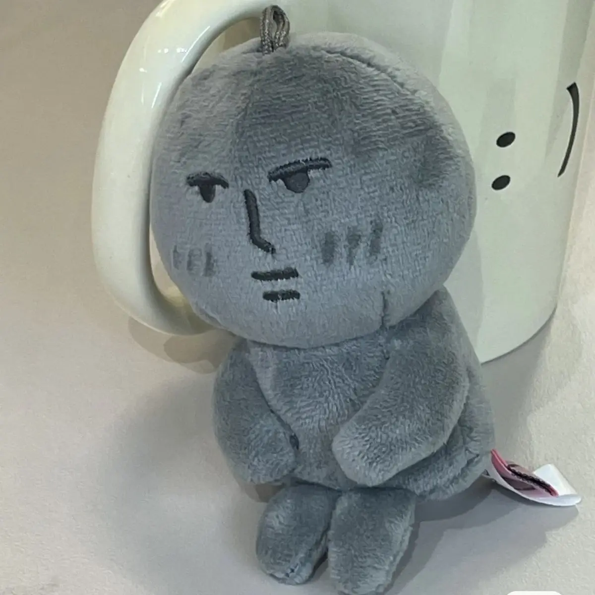 مضحك رمادي حجر رجل أفخم المفاتيح الكرتون محشوة الحيوان على ظهره سحر قلادة الجدة هدية للبنين بنات حفلة عيد ميلاد