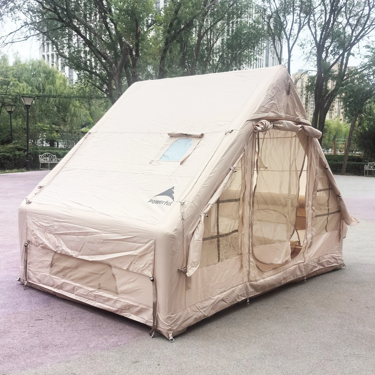 Namiot dmuchany do glampingu 1 – Emergency Mylar Tent recenzja i cena