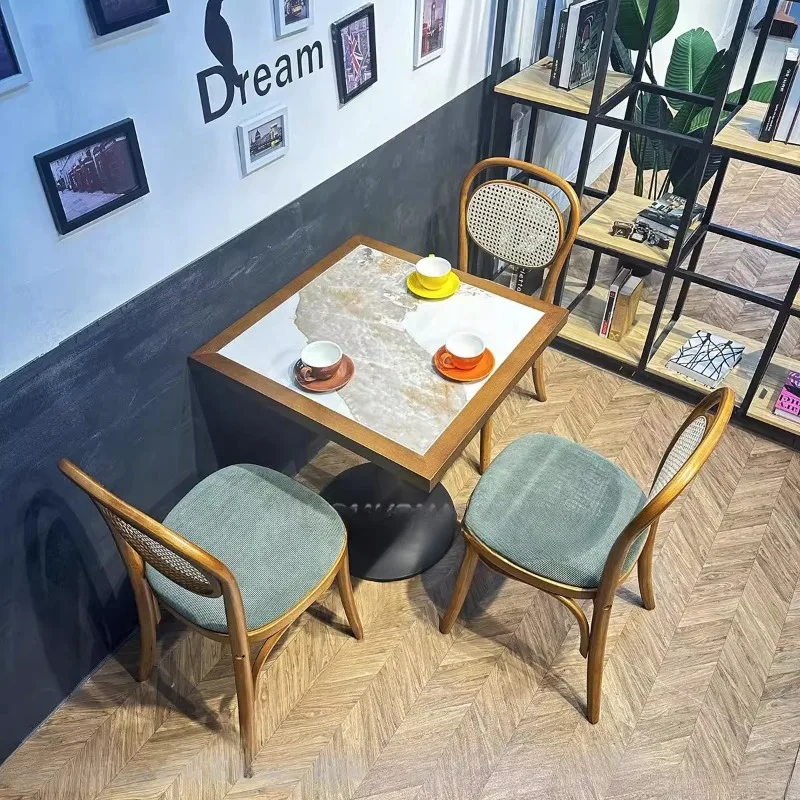 

American retro tavern table and chair combination, medieval style homestay cafe, dessert baking, solid wood tables and chairs