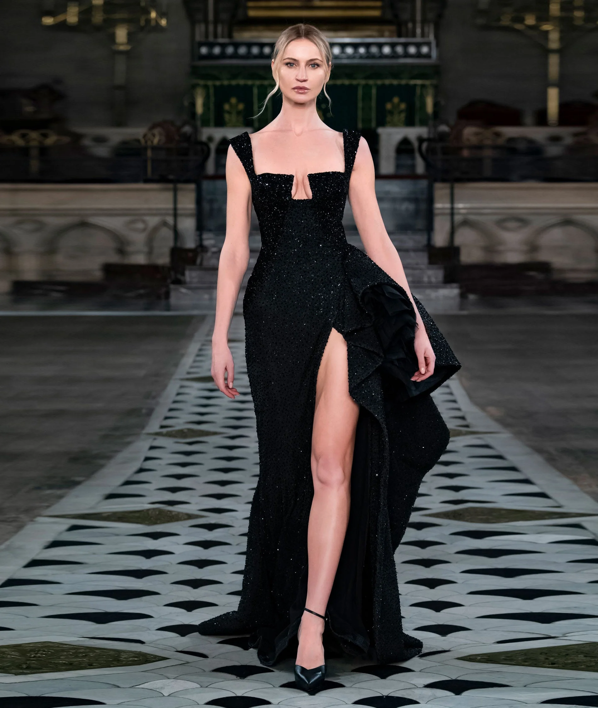 

Linyang Thick Straps Sexy Luxury Evening Dresses for Women Sequins A Line High Leg Slit Midi Quinceanera Dresses