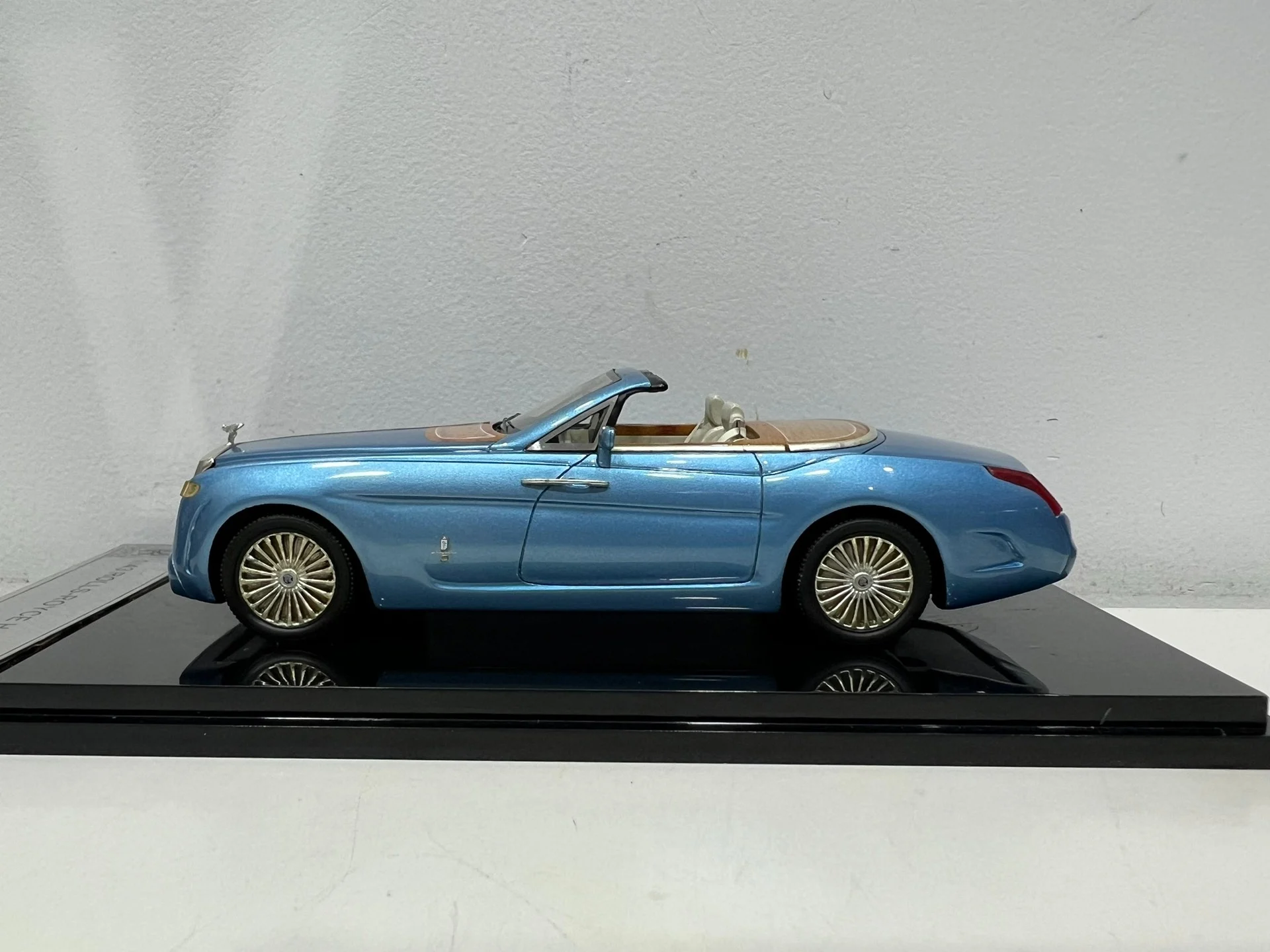 Model samochodu Rolls-Royce z żywicy Hyperion w skali 1/43, kolekcjonerski, zabawka, prezent, pamiątka, ozdoba do ekspozycji