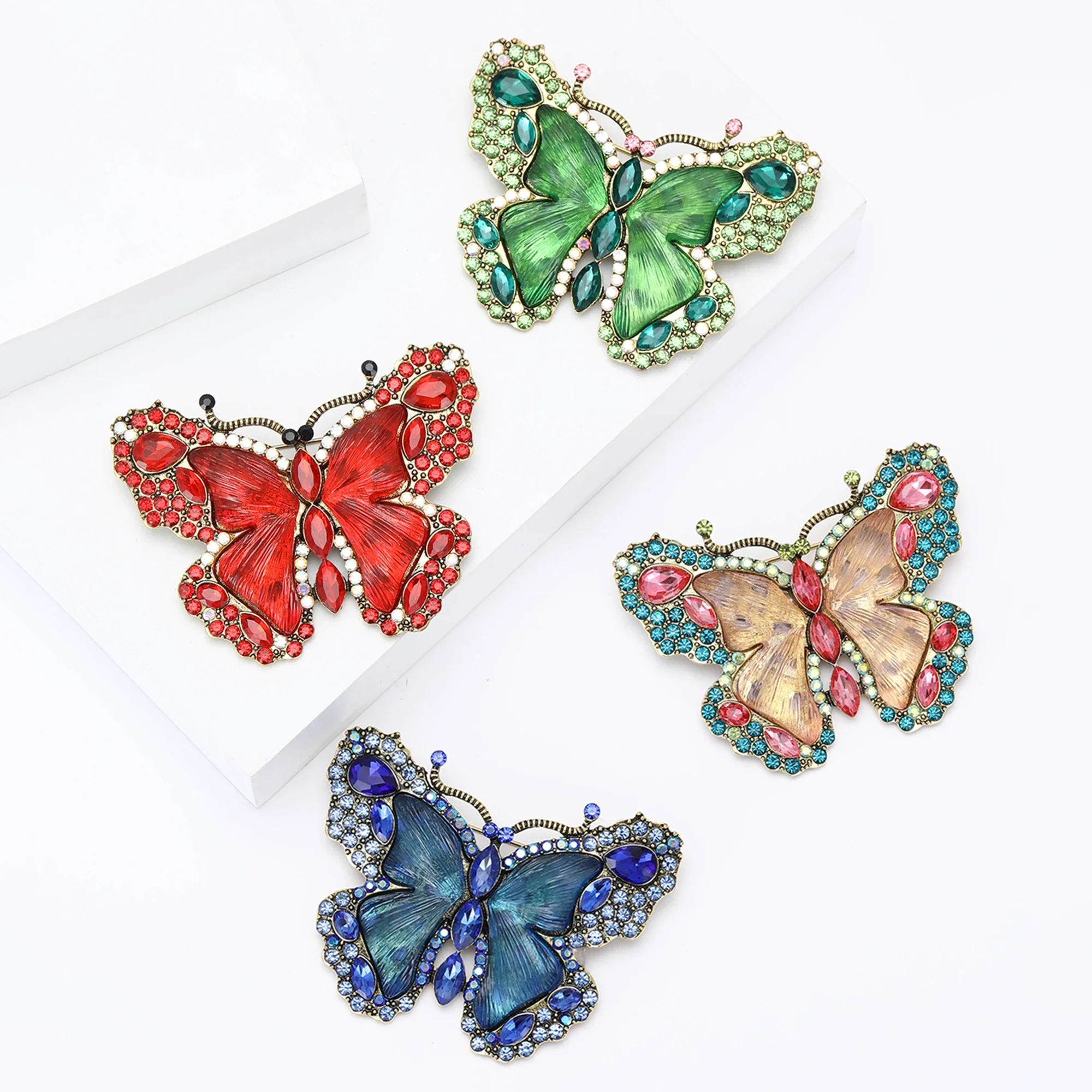 

Beautiful Rhinestone Butterfly Brooches for Women Unisex Insect Pins 4-color Available Banquet Party Jewlery Accessories Gifts