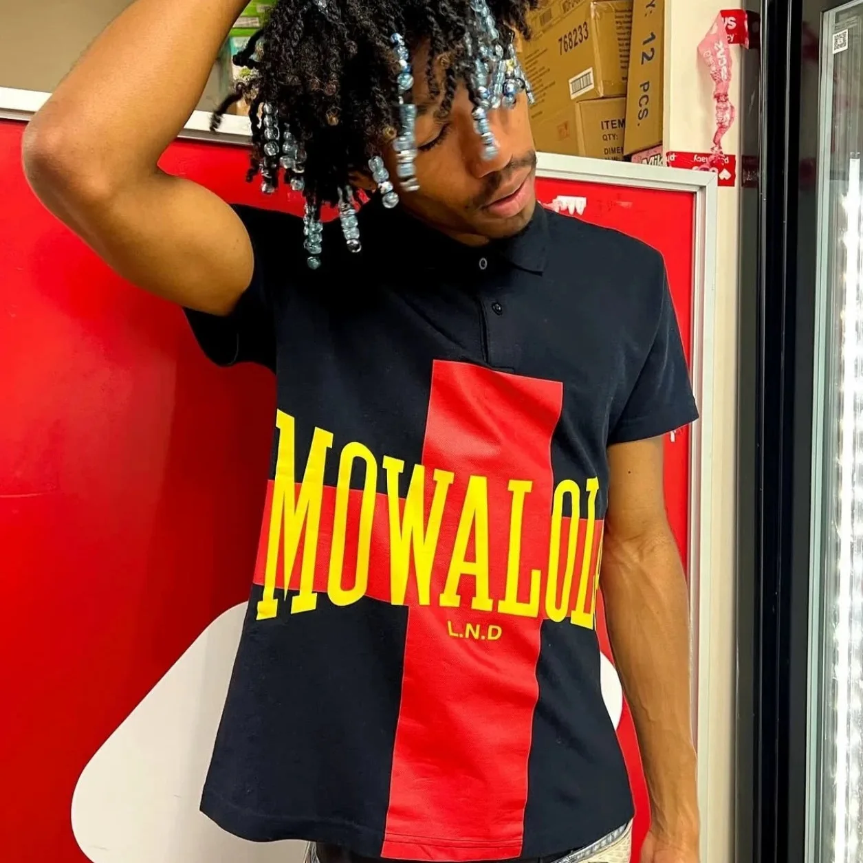 

Mowalola Opium YVL style visual collection - Cross-shaped digital print 6-sleeved slim-fit Polo shirt