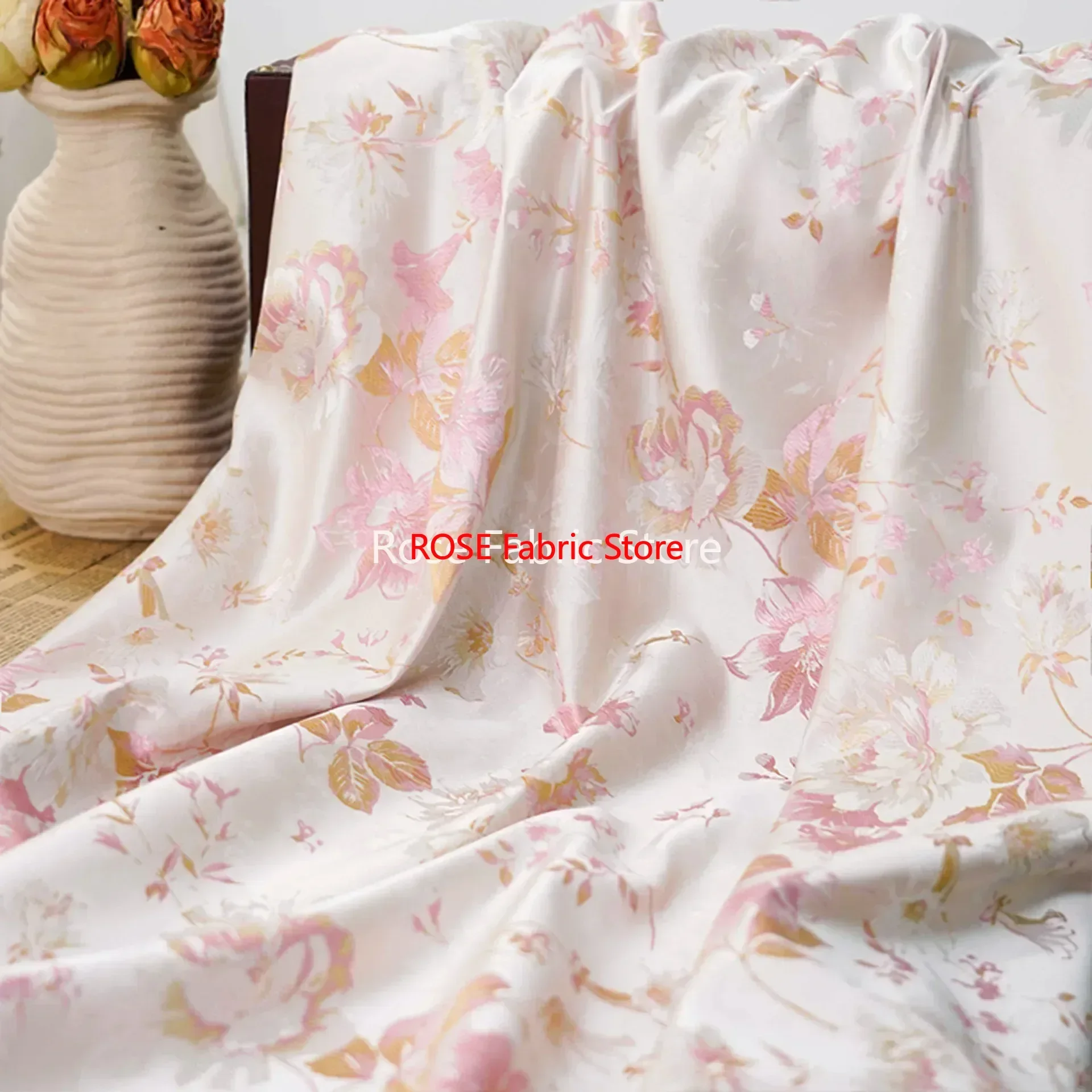 Tessuto jacquard classico con fiori rosa da 1 metro, elegante abito, camicia, borsa, tessuto da cucito decorativo