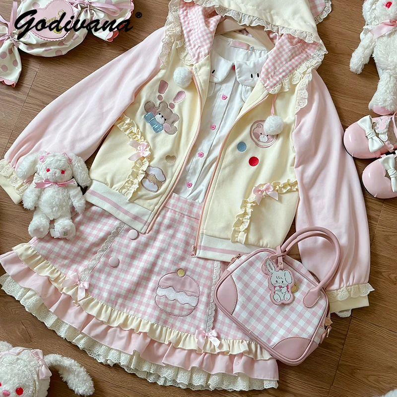 

Kawaii одежда для дочек, кардиган с капюшоном и принтом милого мультяшного медведя для девочек + клетчатая юбка-тортик, комплект из двух предметов, женские костюмы с юбкой