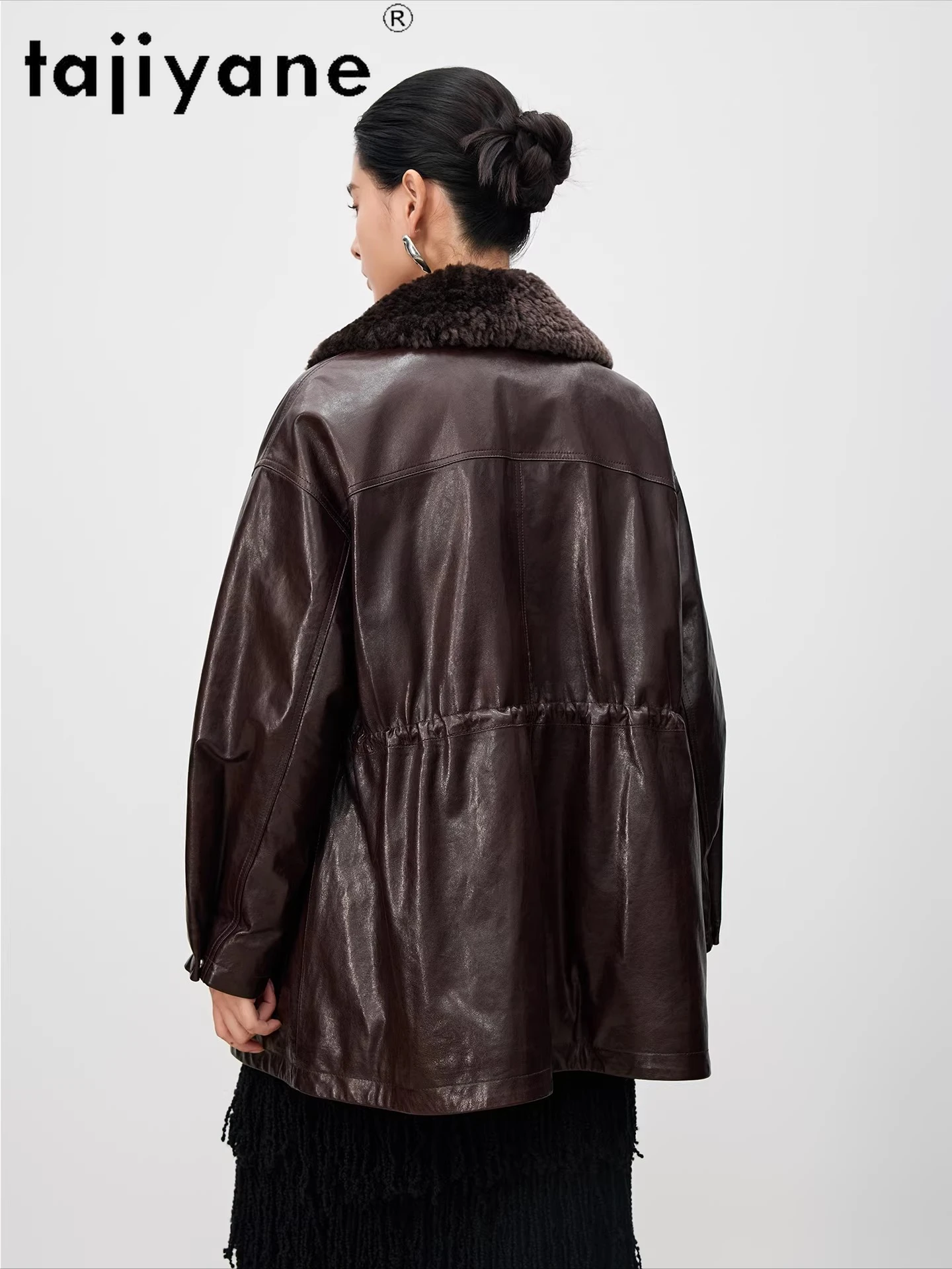 เสื้อโค้ทขนเป็ดแท้ TAJIYANE 100% หนังแกะชั้นดี ทรงยาวปานกลาง สำหรับฤดูหนาว พร้อมปกขนสัตว์ รุ่นปี 2025