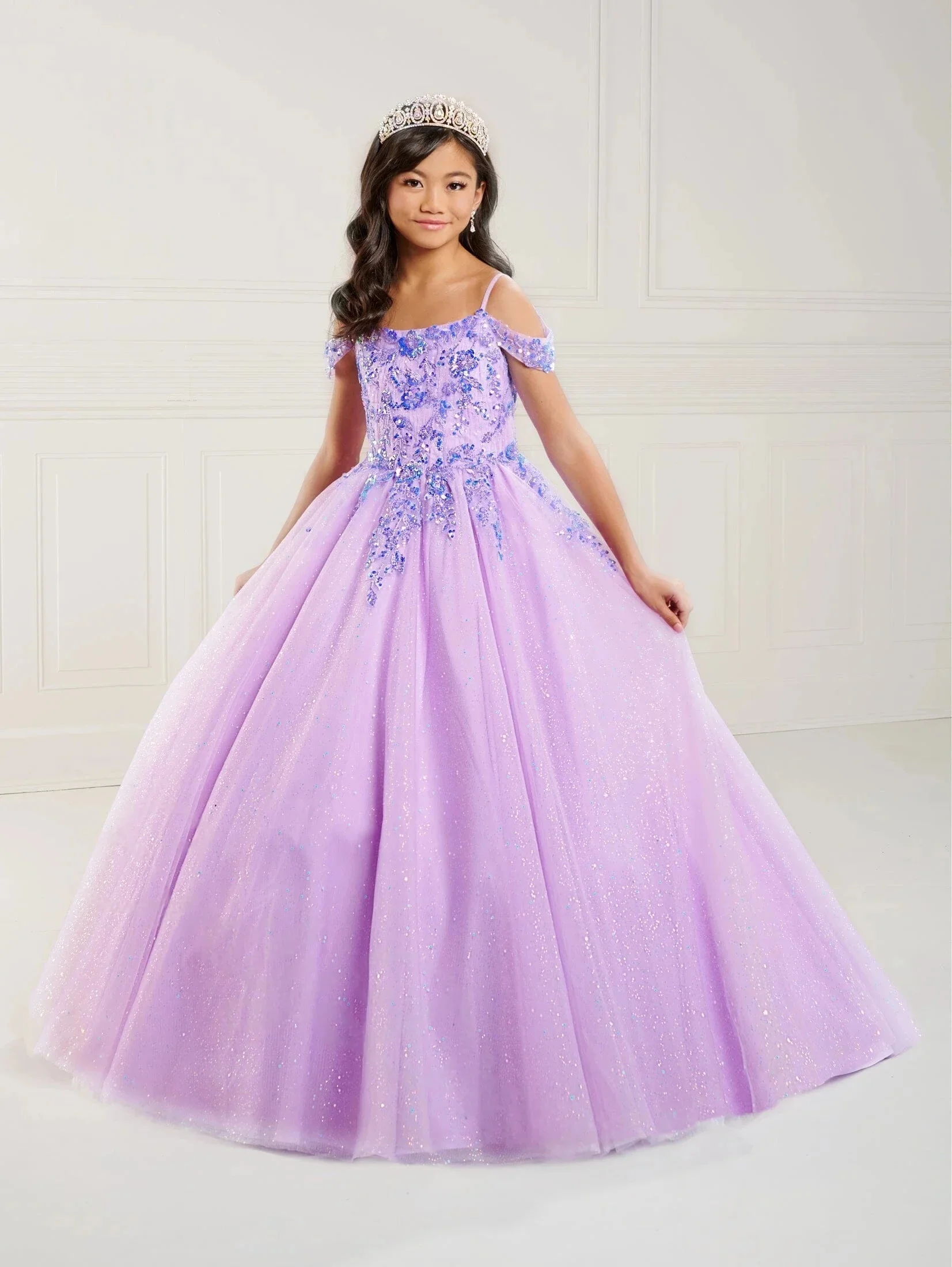 

Customized Lavender Appliques Flower Girl Dress For Wedding Sequins Backless Floor Length Princess Quinceanera Bridesmaid Gown