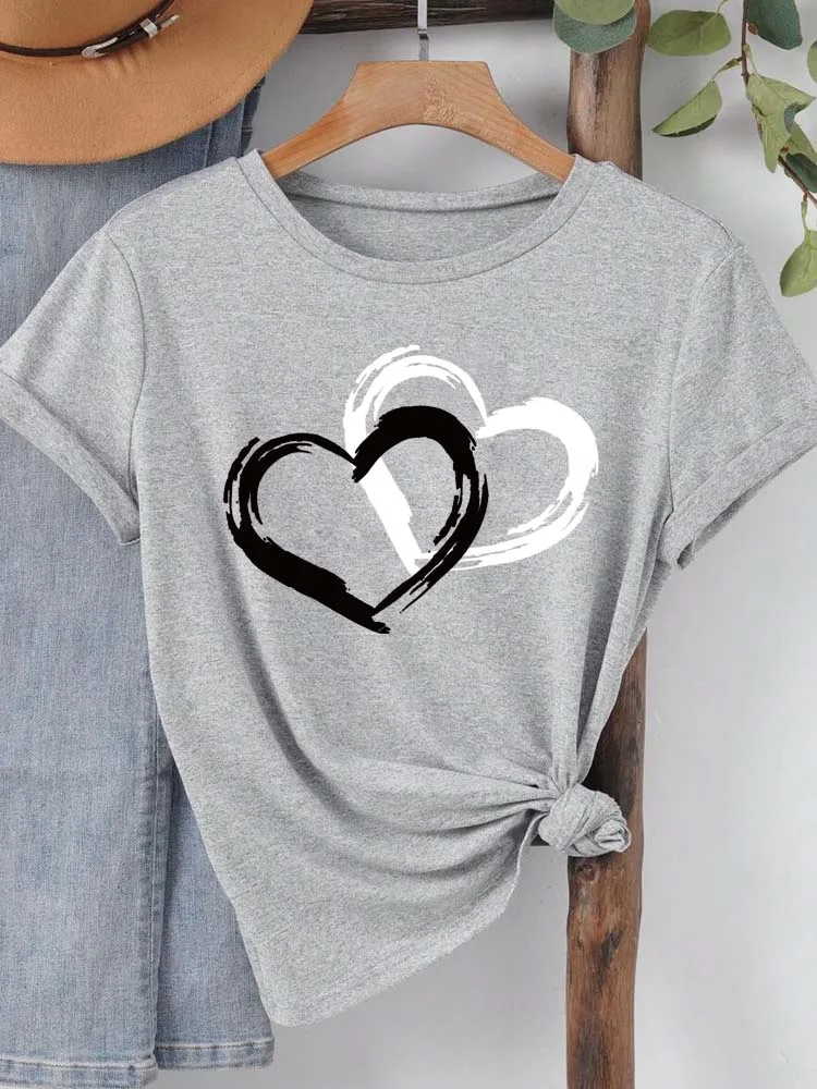 

Fashion Love Heart Print Women Men T Shirt Casual Graphic Printed Clothes Short Sleeve Streetwear Lover Tee Hot-selling