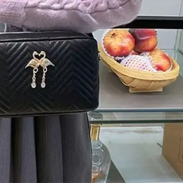 

Women's Fashion Wave Shoulder Bag Solid Color PU Leather Shoulder Bag Swan Pendant Crossbody Bag