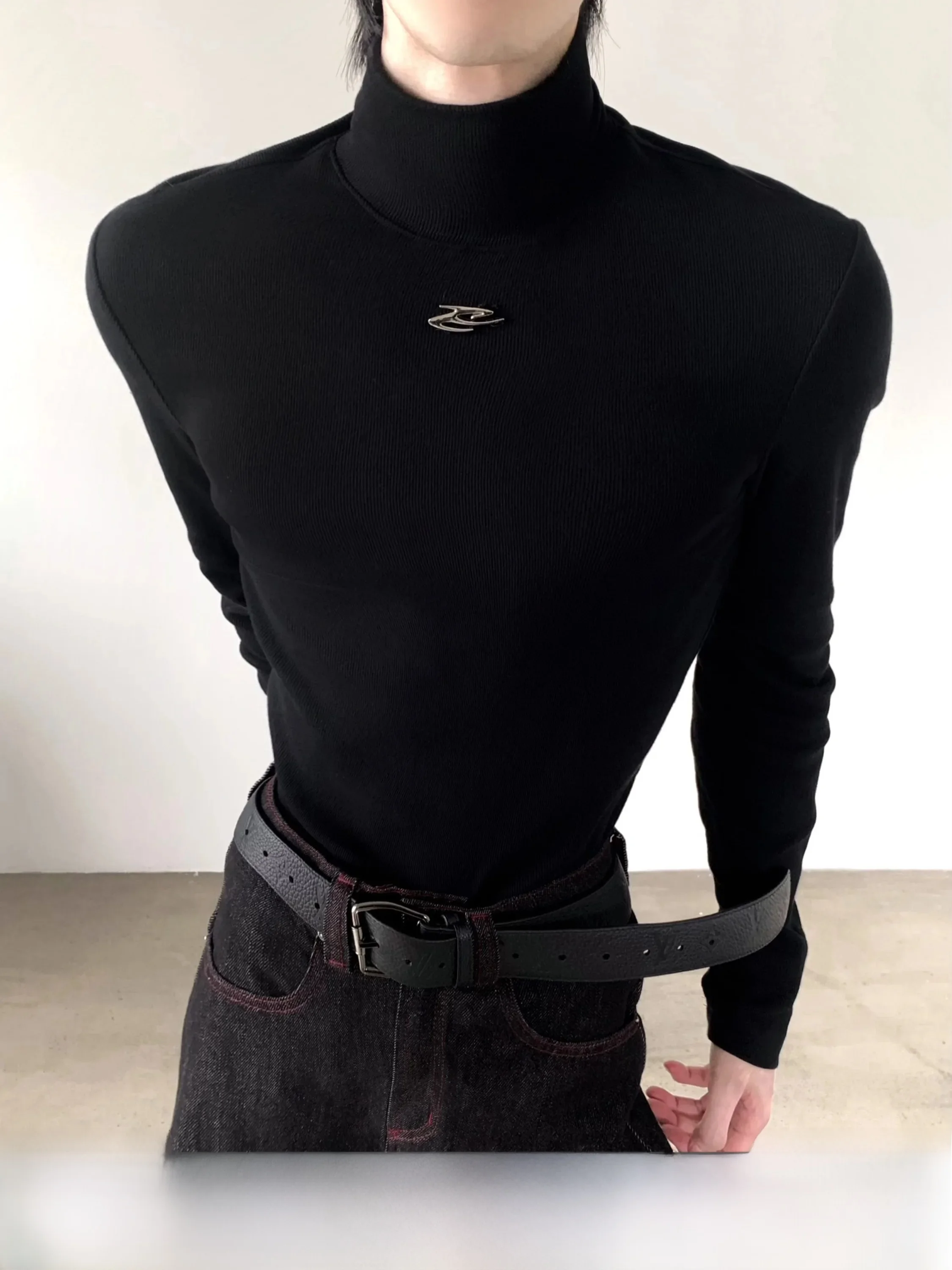 High-Neck Metal Design Men's Base Shirt Slim Fit Inner Wear Heavyweight T-Shirt Fashionable City Walk Casual Date Party