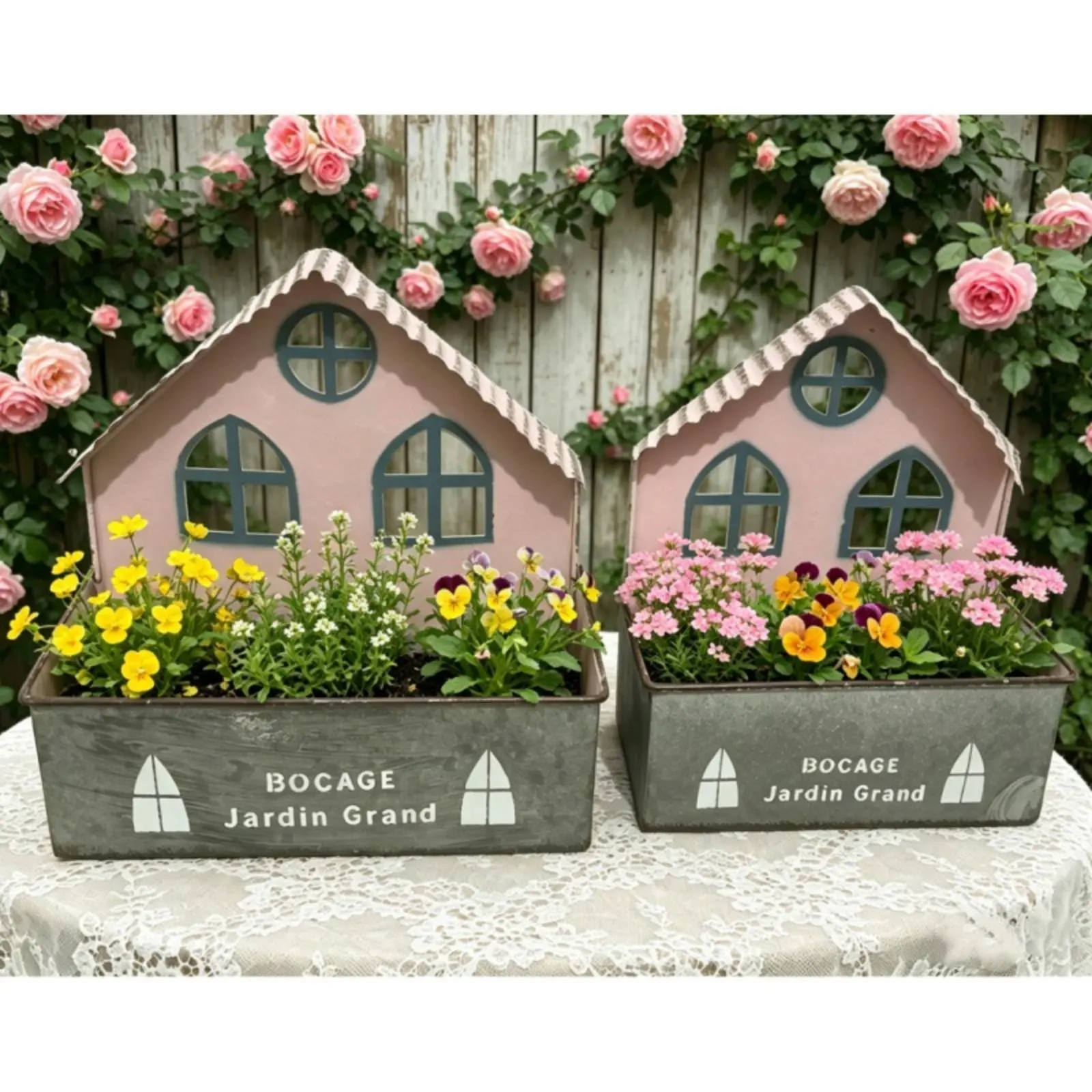 House-Shaped Planter Distressed Finish Wall Hanging Flower Box Metal Wall Planter Indoor Outdoor Use Garden Decor for Patio