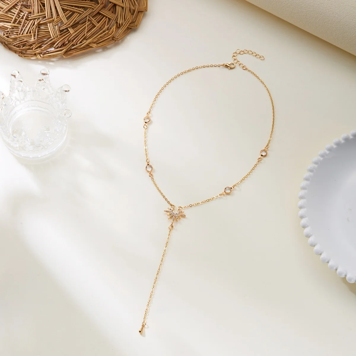 Doppelschichtige Strass-Geometrische Sonnenanhänger-Halskette in Y-Form für Frauen, Eleganter Rhombischer Sonnenblumen-Choker, Partyschmuck – Detail 24