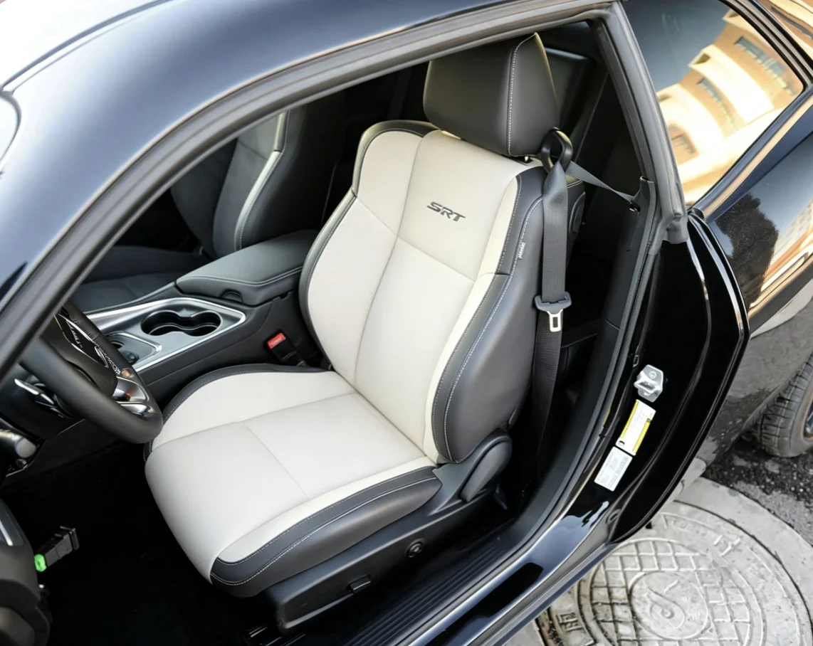 Für Dodge Challenger 2015 Maßgefertigte Autositzbezüge Luxuriöses Nappaleder 100% Passgenau Innenraumzubehör 360 ° Vollständige Abdeckung – Detail 9