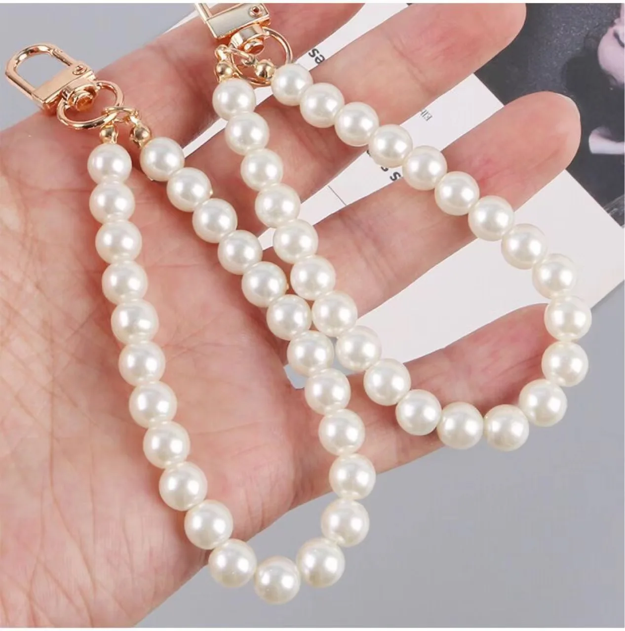 Glitter Pearl Bead Shell Key Chain Stylish Pendant Ornament for Ladies Backpack Car Keys
