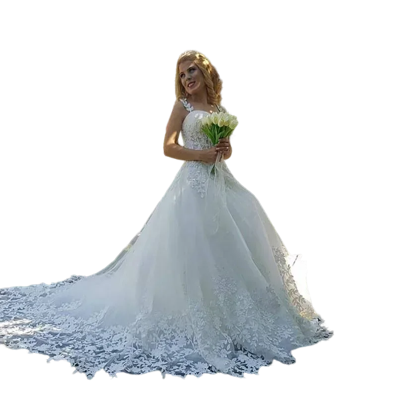 فساتين زفاف ساحرة مخصصة للحديقة مزينة بالدانتيل وحزام سباغيتي فيستدو دي كاسامنتو 2025 زي العرائس