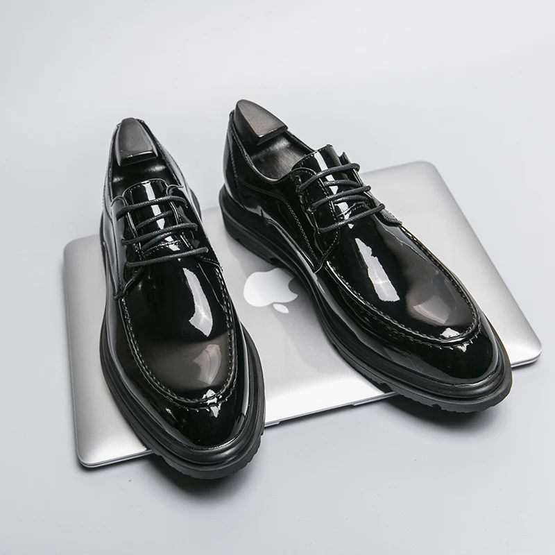 2024 Men\'s Fashion Social Shoes Wedding Shoes Men Derby Shoes Patent Leather Men Casual shoes Black Prom Men Dress Leather Shoes