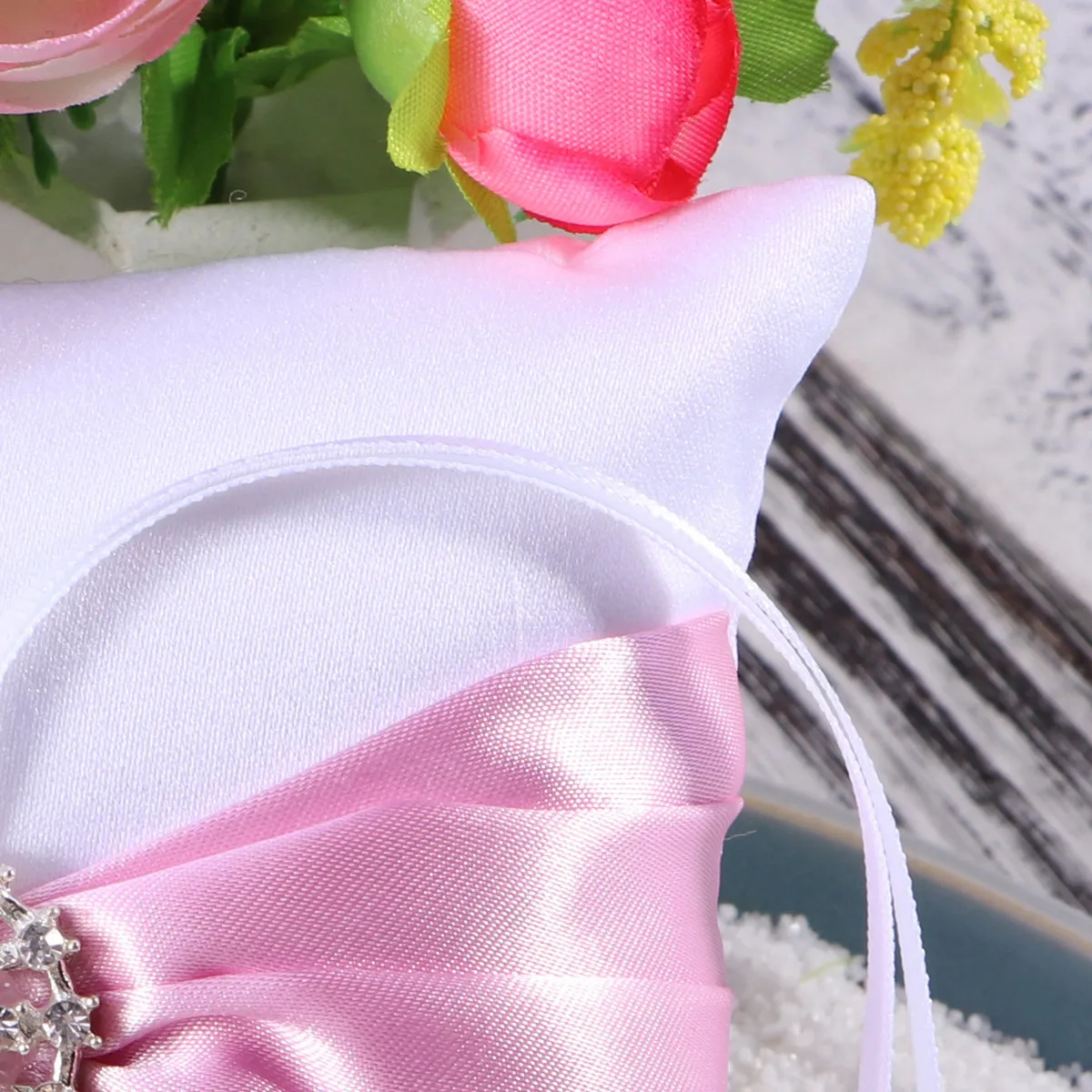 

Розовая подушка для обручальных колец 10x10 см с кристаллами, лентами и кружевом, мягкая и удобная, компактного размера, для свадьбы