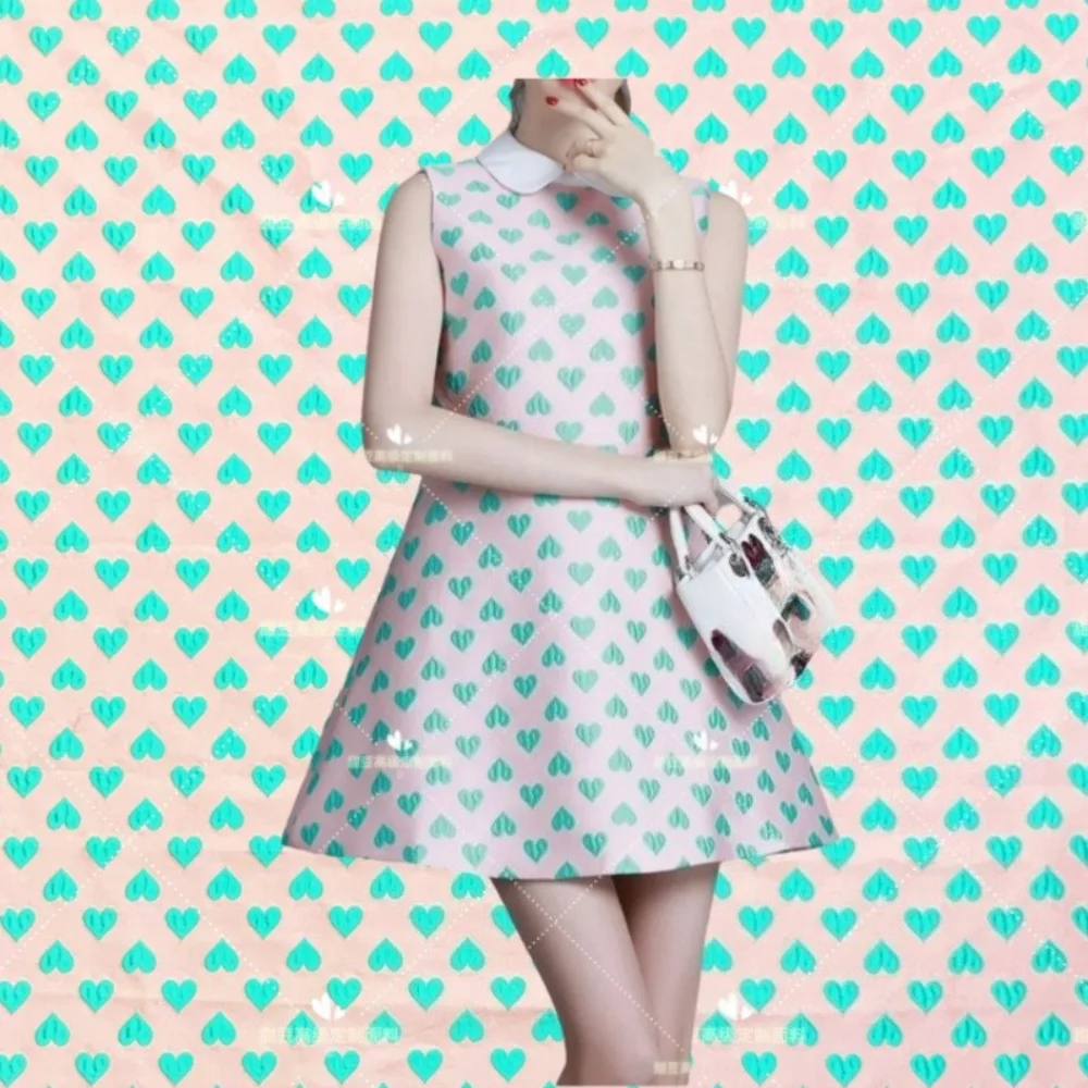 

Окрашенная в пряжу парчовая жаккардовая ткань с розовым сердечком, одежда, европейский бренд, модный дизайн, швейная оптовая продажа, ткань на метр