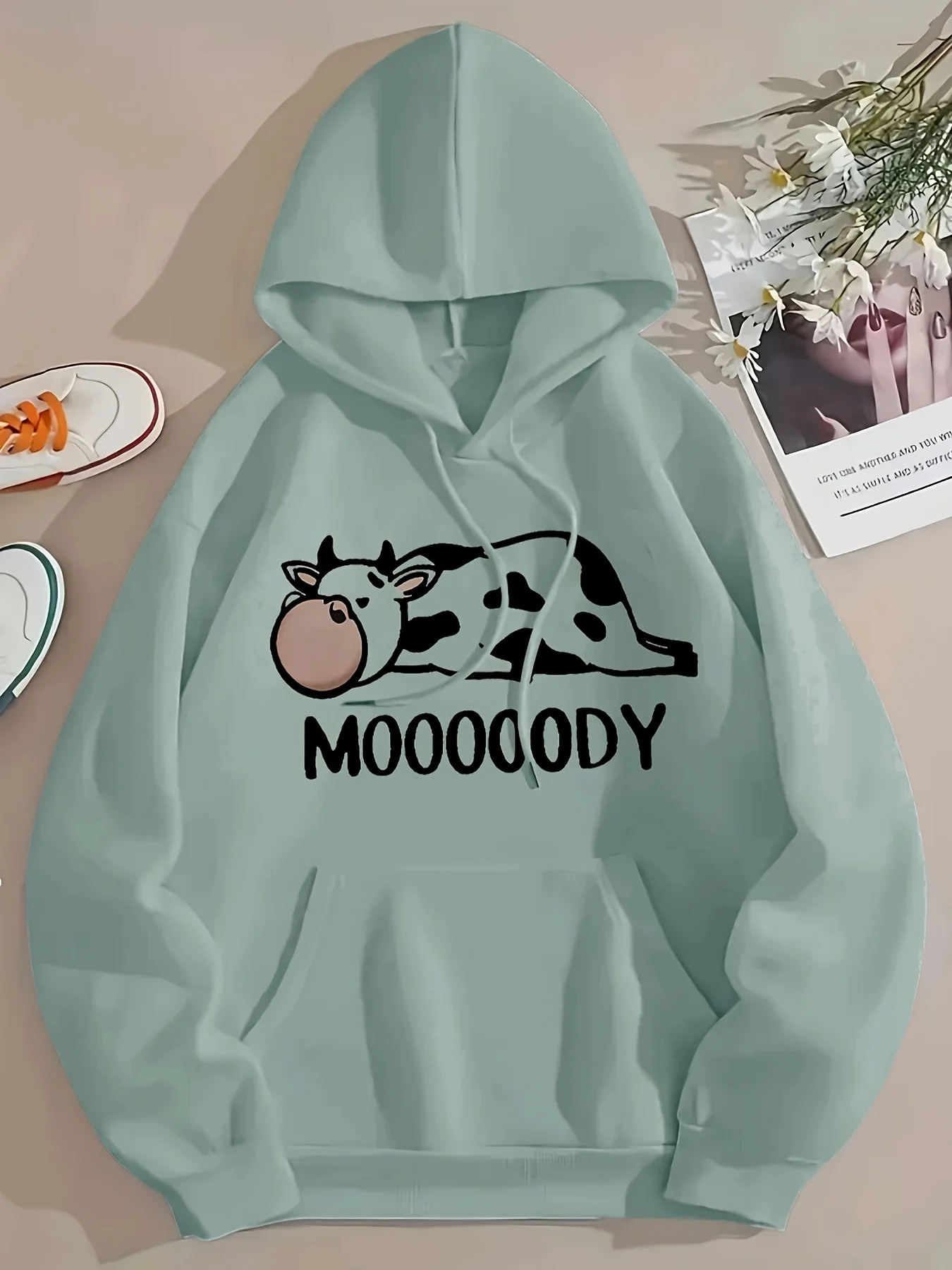 Bluza z kapturem na sznurku z nadrukiem krów i liter, codzienna bluza z długim rękawem i kieszenią kangurką, modna bluza hip-hopowa Harajuku unisex