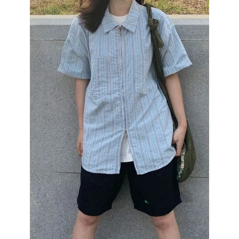 بلوزة نسائية صيفية فضفاضة مخططة بأكمام قصيرة موديل 2024 بجيب Y2k بلوزات جمالية تناسب كل مباراة قميص هاراجوكو ياباني غير رسمي على الموضة