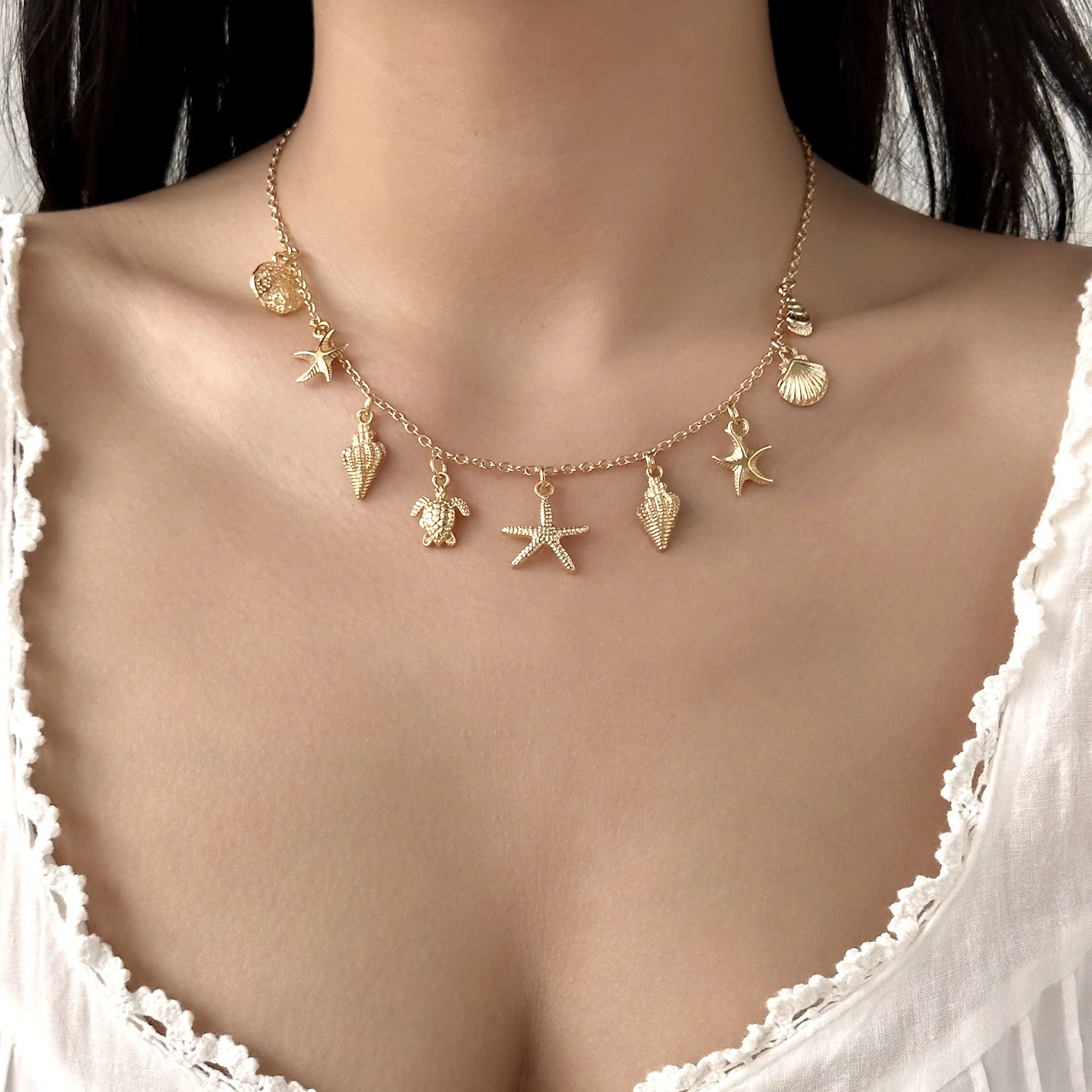 Modische Goldfarbene Anhängerkette mit Seestern, Muschel und Schildkröte für Damen, Handgefertigte Muschelketten-Halskette, Sommer-Strandparty-Schmuck – Detail 1