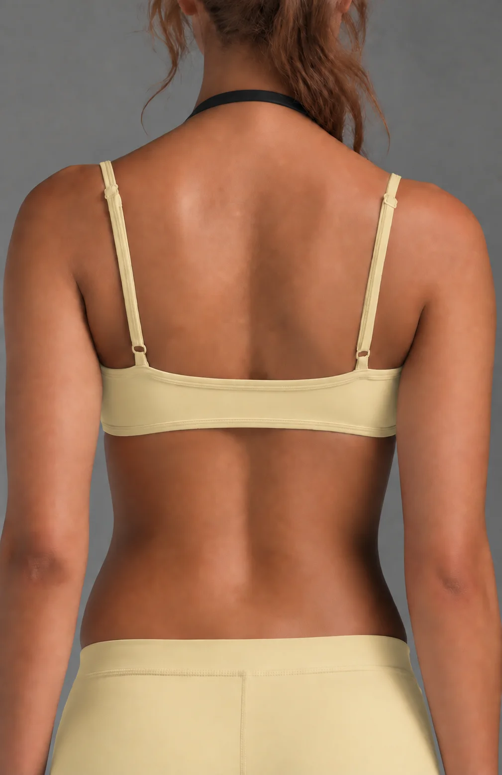 Farbblockierter Neckholder-Sport-BH für Damen mit integriertem Polster-BH, verstellbaren Trägern, Cami-Design, zweiteiliger Optik, für Fitness und Workout – Detail 8