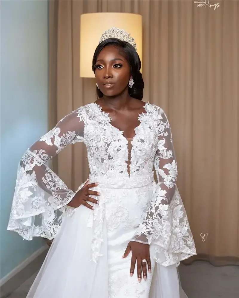 Maßgeschneiderte Vintage-Meerjungfrau-Brautkleider mit V-Ausschnitt und abnehmbarer Schleppe, Poet-lange Ärmel, Spitze, afrikanisches Brautkleid in Übergröße