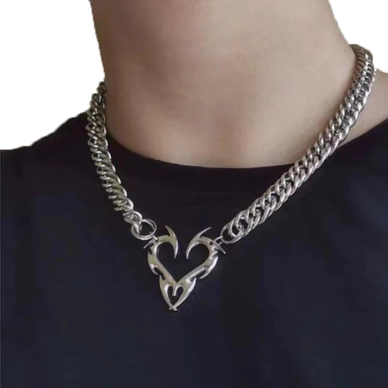 

Fashion Europe and The United States Punk Hollow Heart Pendant Necklace for Men and Women Hip Hop Rock Steel Titanium Necklace