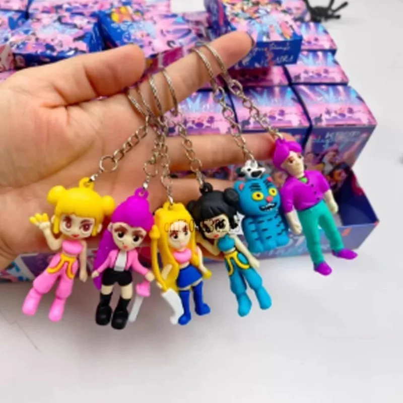 女性グループ向けのブラインドボックス、ファッション玩具、子供用レインボーキーホルダー、小さな人形のブラインドボックス。 ミステリーボックス サプライズボックス ブラインドボックス