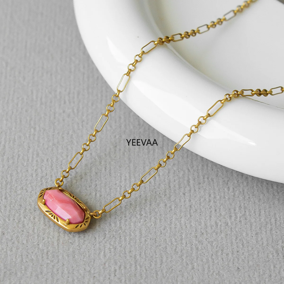 

YEEVAA Vintage Frame Short Pendant Necklace in Blush Pink, Fashion Jewelry, Unique Gifts