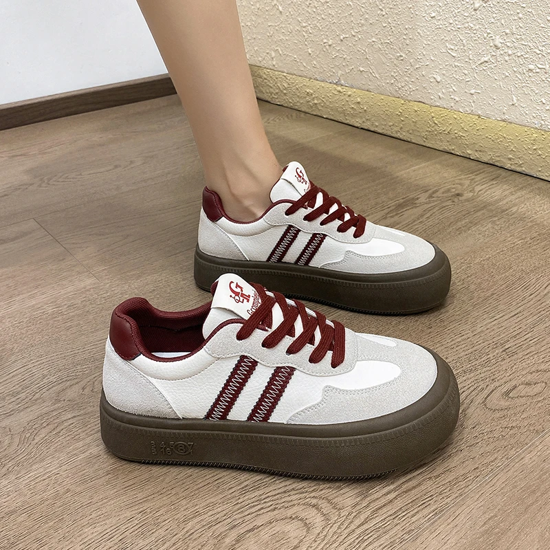 2024 scarpe vulcanizzate grosse scarpe bianche da Tennis scarpe singole classiche da donna con punta tonda stile College mocassini con suola spessa uniforme