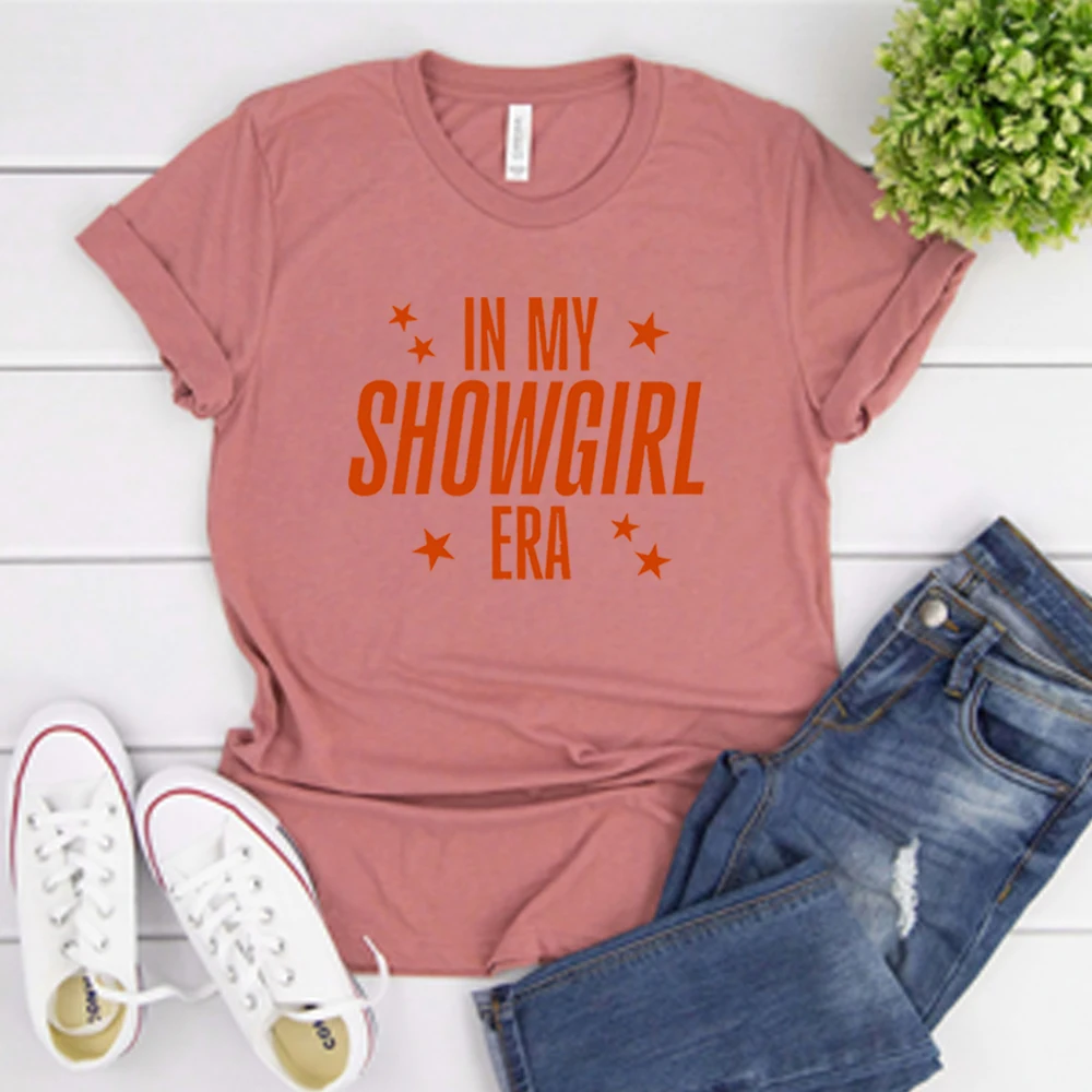 เสื้อยืด In My Showgirl Era เสื้อโชว์เกิร์ลไลฟ์ อัลบั้มโชว์เกิร์ล 12 เสื้อยืดเพลงคันทรี่ เสื้อผู้หญิง แขนสั้นสุดฮิต