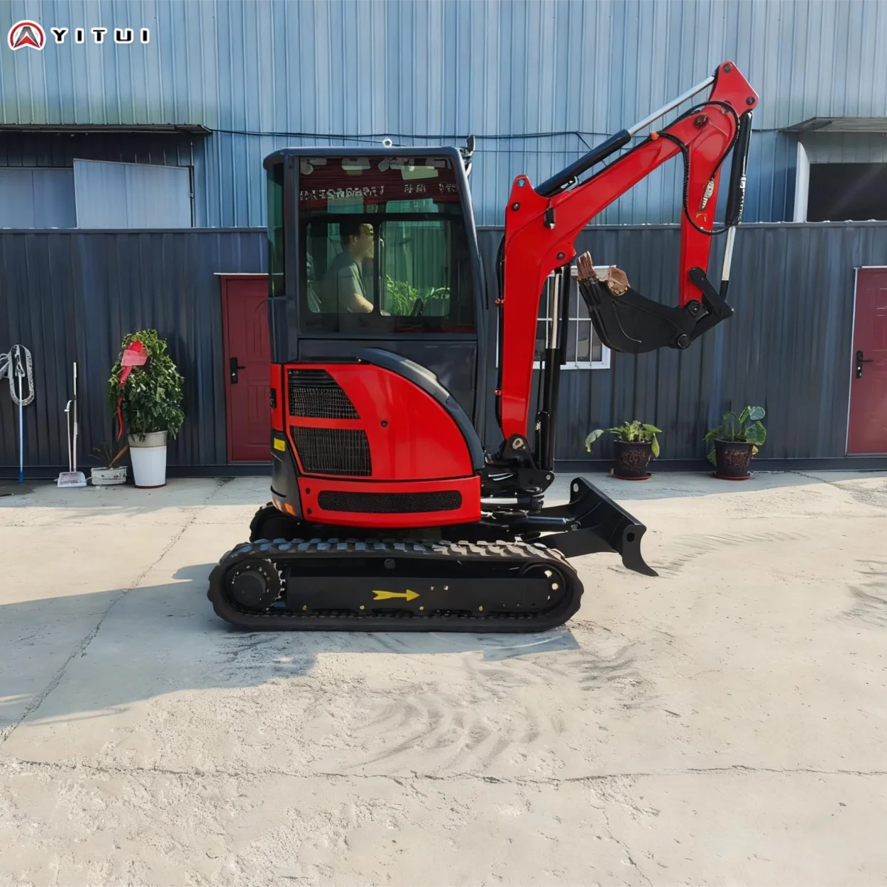 حفارة صغيرة مع هيكل معزز دوار مرن محرك ديزل قوي مخصص متعدد الوظائف الكابينة حفارة صغيرة