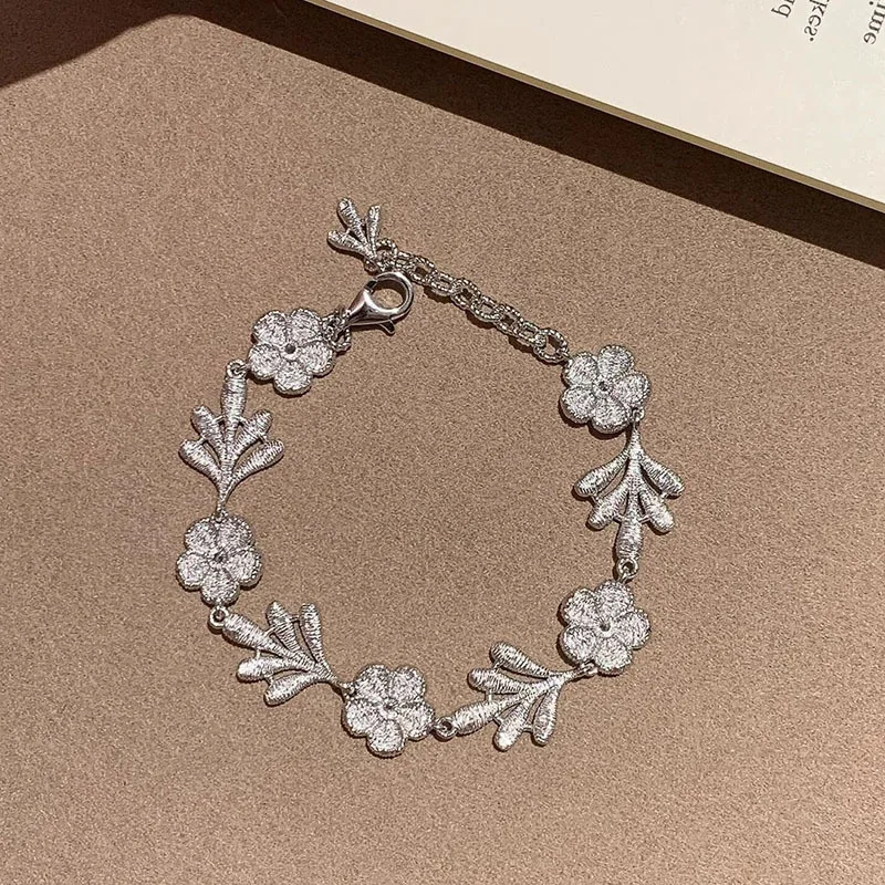 Sparkling satin ribbon fabric texture brushed flower leaf bracelets for women high-end charm bangles new in banquet jewelry