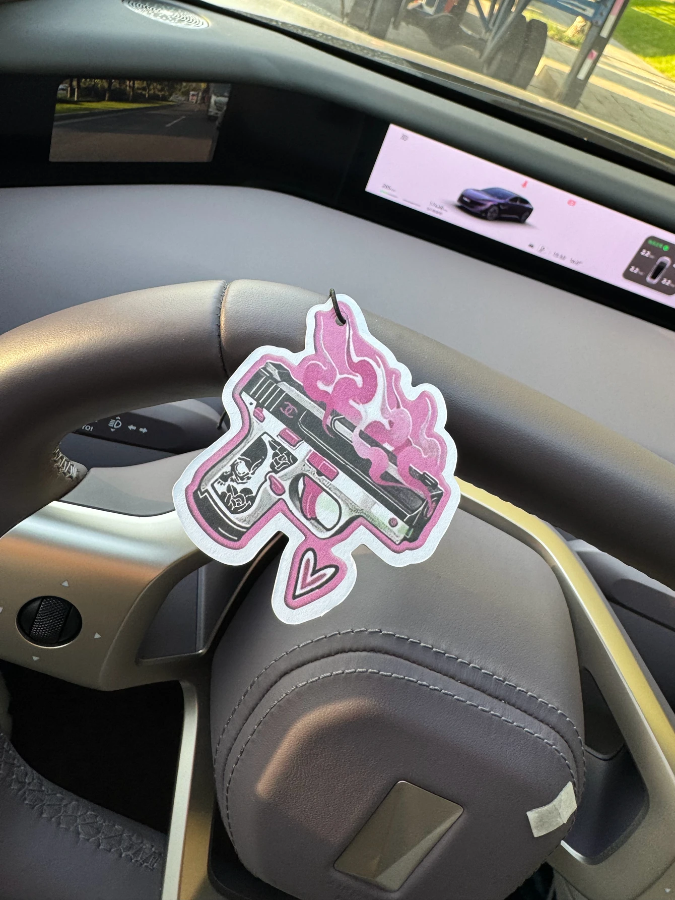 Pink Pistol Design Hilton (Hotel Scent) Car Air Freshener |   Rearview Mirror Hanger & Dual-Purpose Air Vent Clip |   Natural Material Aromatherapy Tablets |   Long-Lasting Fragrance for 90 Days |   Alcohol-Free |   Not Afraid of Direct Exposure to the Sun |   Designed Specifically for Odor Removal in Cars, Closets, and Bathrooms. |   Cartoon Animation Graphics |   Unisex |   Luxury-Grade Fragrance |   The Same Ocean-Themed Design as Five-Star Hotels