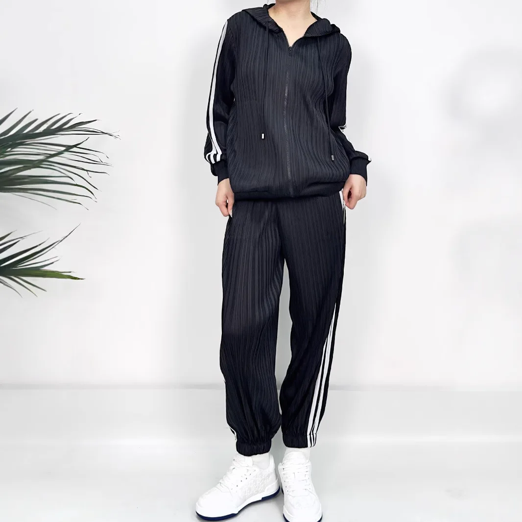 

Cardigan Solid Colour Hooded Top High Waisted Half-body Skirt Two-piece Miyake 2025 Summer Pleated Fashion Casual Women's Suit