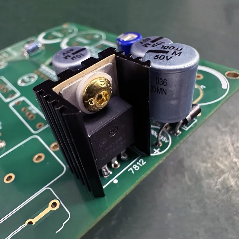 5 個のアルミラジエーター OP アンプ TO-220 オペアンプ IC MOS トランジスタ黒ヒートシンク HiFi DIY アンプラジエーター用