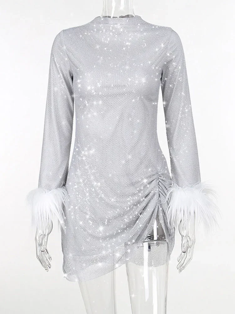 Mini robe épissée de plumes pour femmes, plis fendus sur le côté, robes de tambour pour dames, club sexy, robe de soirée, mode, nouveau, 2024