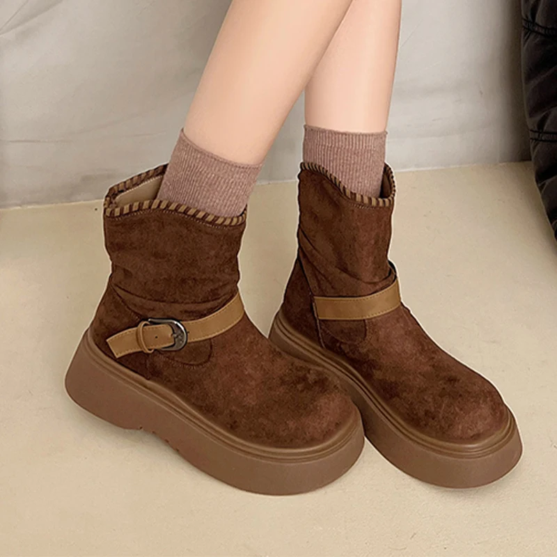 

Женские ботильоны на плоской подошве, дизайнерская новая замшевая обувь на платформе, модные спортивные зимние ботинки Botas 2025, новый тренд, уютные модельные женские ботинки