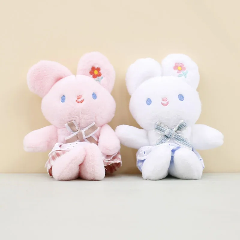 

Новинка, милая маленькая искусственная плюшевая игрушка, милый мультяшный брелок в клетку с юбкой и подвеской в виде кролика, красивый брелок