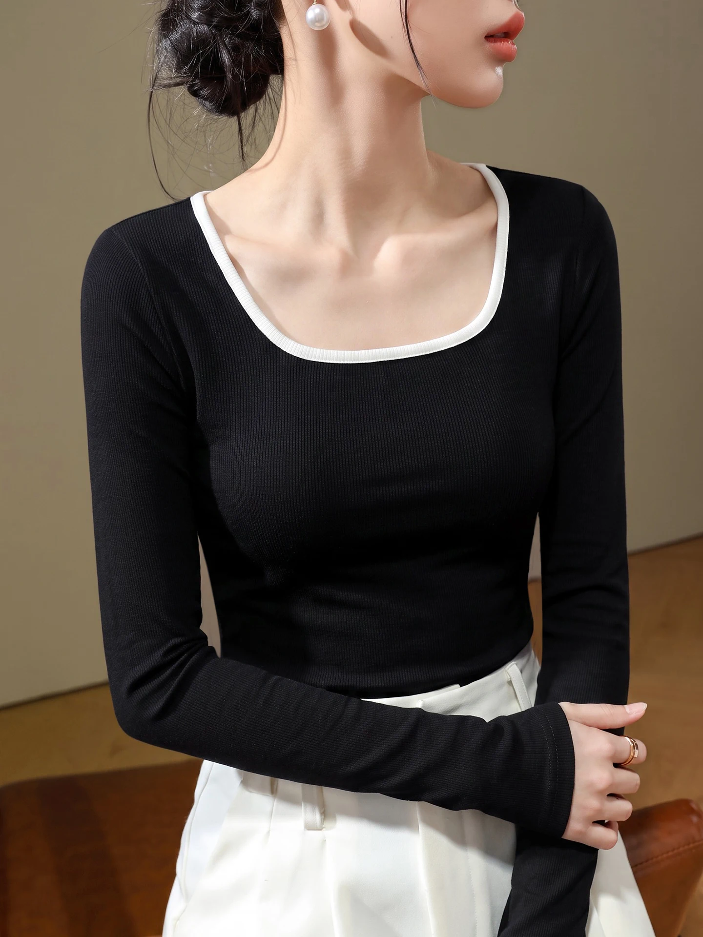 Black Slim Fit Women's Base Shirt Square Collar Autumn New Style Inner Wear Thread Design High-End Feeling Long Sleeve Top