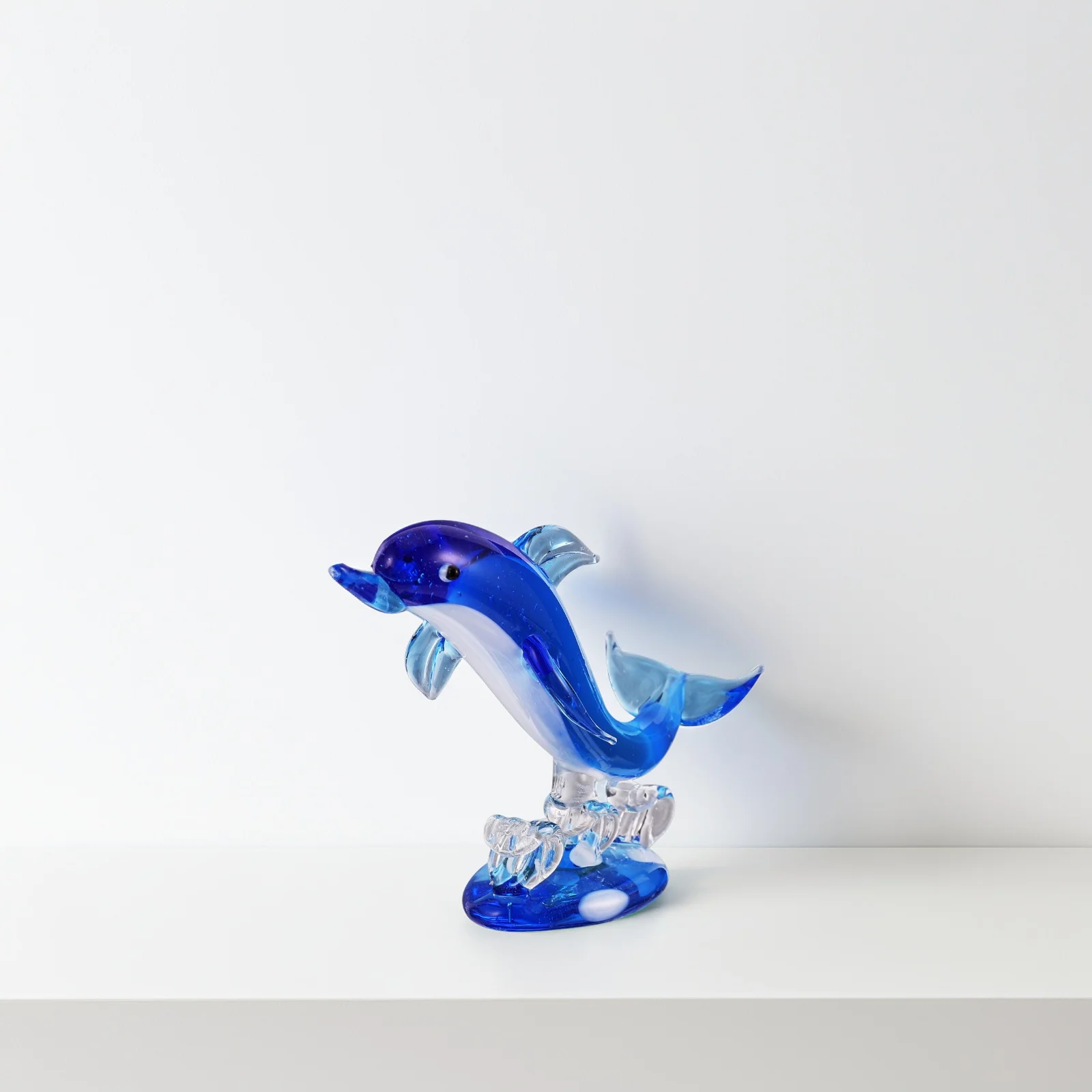

1Pcs Glass Dolphin Statue Elegant Dolphin Adornment High Quality Crafted Desktop Decor Suitable for Multiple Room Decorations