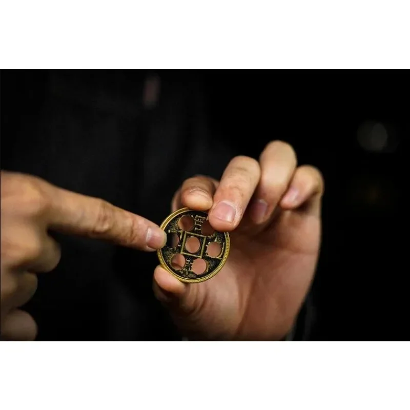 العملات الصينية المجنونة بواسطة عملة الحرفي وجيمي مروحة العملة القديمة + ثقب متحرك عن قرب الخدع السحرية أوهام الساحر المرحلة ماجيا