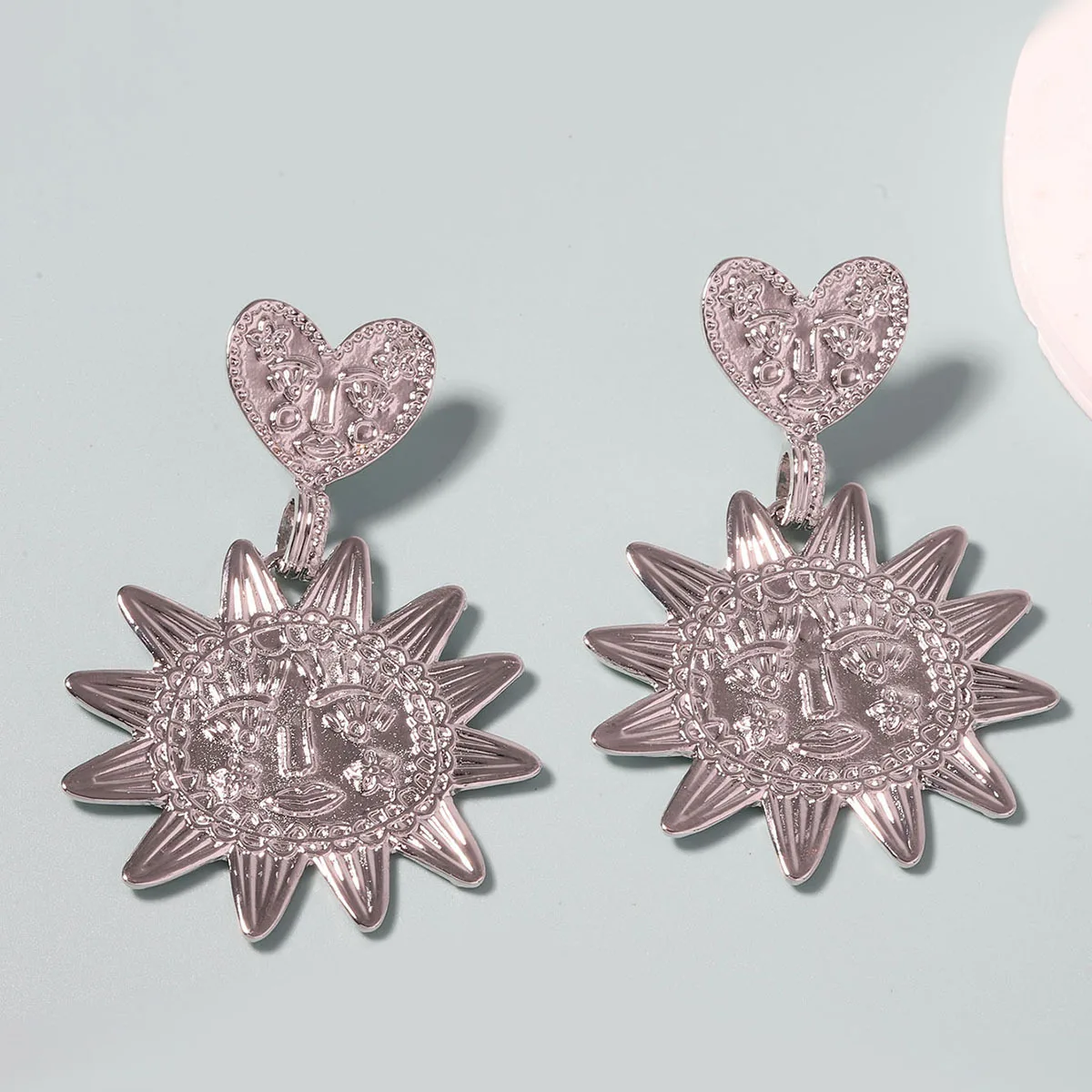 2024 New ZAA Vintage Metal Sun Flower Drop Earrings for Women Retro Indian Jewelry Holiday Party Accessories