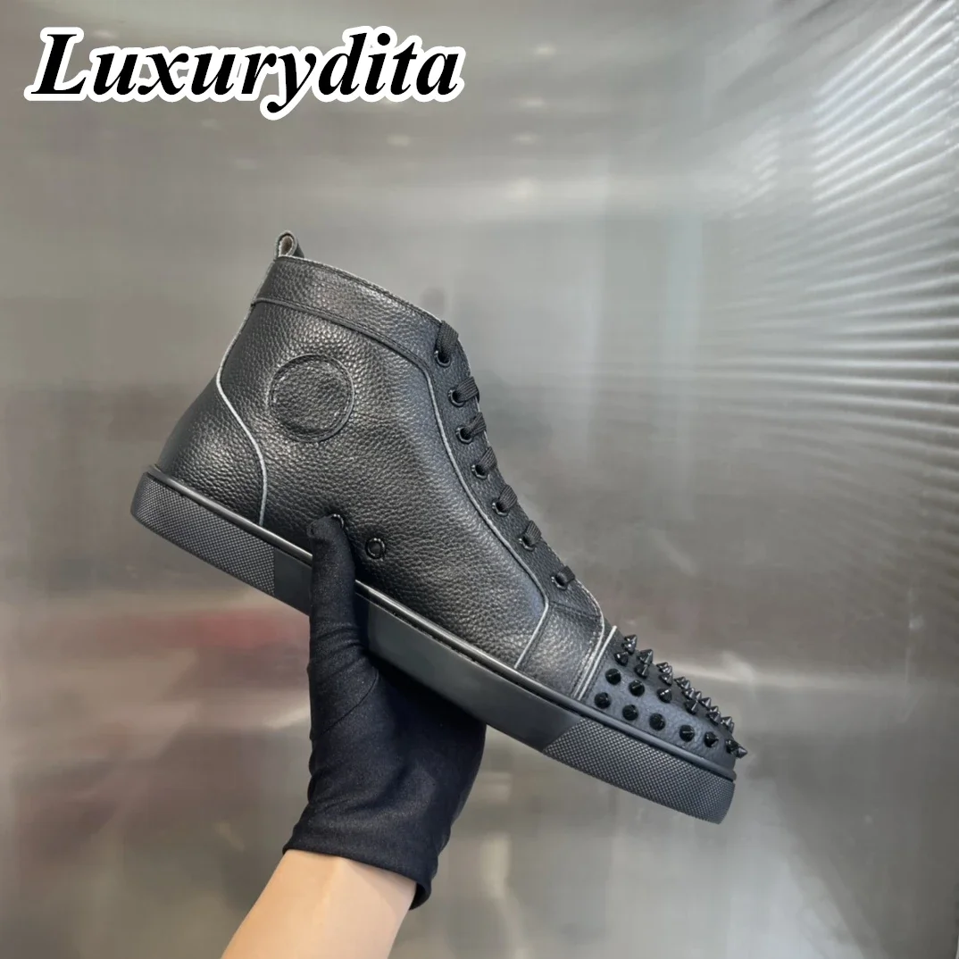 

Top Quality Womens Trendy Casual Sneakers Luxury Mens Real Leather Tennis Shoes Designr Red Sole Tide Lovers Rivet Shoes HJ0789