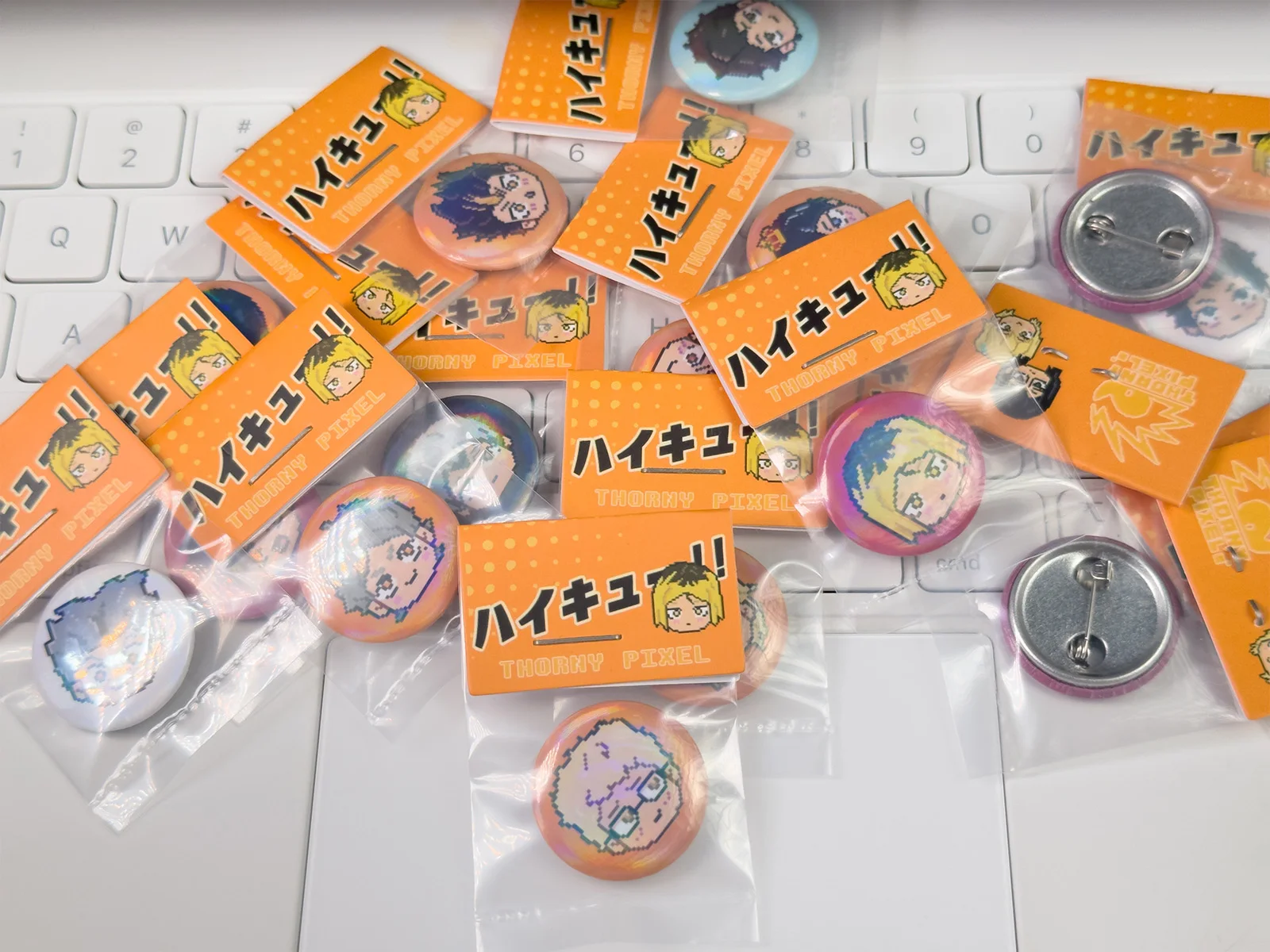 Anime Haikyuu!! Tobio Kageyama Kozume Kenma Cosplay Mini Pixel Badge Cartoon Button Emblem pin Medal Brooch Adorn Xmas Gift